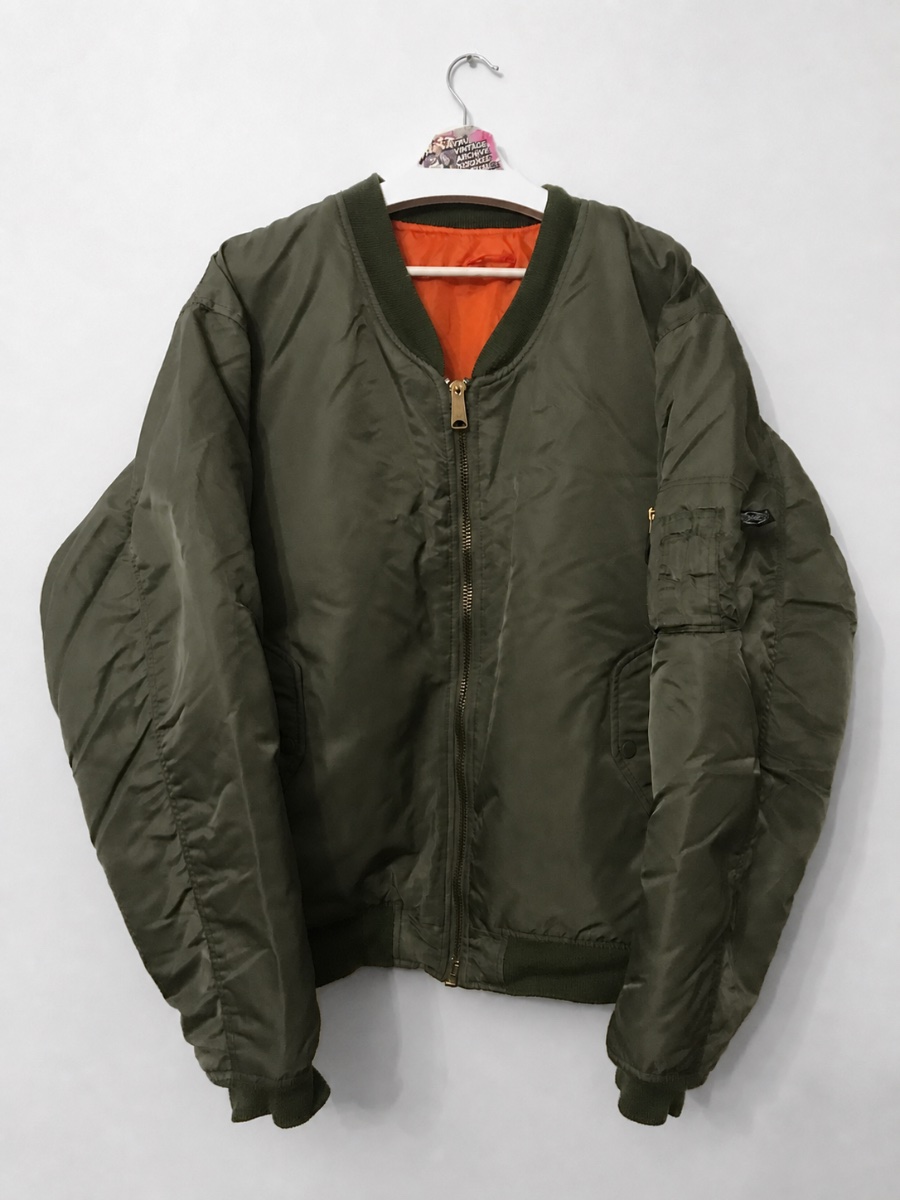 GREEN BOMBER